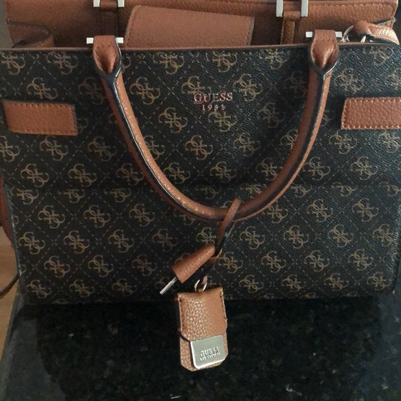 Guess leather purse - Picture 7 of 7